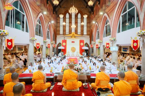 ภาพ No.169357:พิธีทอดกฐินสามัคคี เพื่อสนับสนุนการเผยแผ่พระพุทธศาสนาวิชชาธรรมกาย ณ วัดพระธรรมกายลอนดอน สหราชอาณาจักร วันอาทิตย์ที่ 20 ตุลาคม พ.ศ. 2567