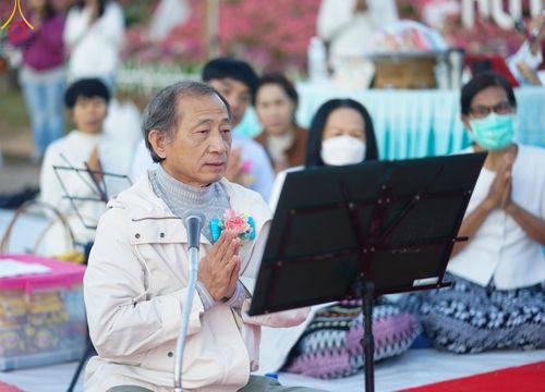 ภาพ No.106774:พิธีตักบาตรพระ ๒๐๐ รูป  "สร้างบุญใหญ่ ส่งท้ายปีเก่า ต้อนรับปีใหม่ ๒๕๖๗" วันอาทิตย์ที่ ๓๑ ธันวาคม ๒๕๖๖ ณ ถนนหน้าที่ว่าการอำเภอภูเรือ อำเภอภูเรือ จังหวัดเลย