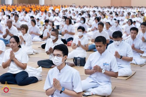 ภาพ No.145994:พิธีเจริญพระพุทธมนต์ ปฏิบัติธรรมเจริญสมาธิภาวนา เพื่อถวายเป็นพระราชกุศล แด่พระบาทสมเด็จพระเจ้าอยู่หัว เนื่องในโอกาสพระราชพิธีมหามงคล เฉลิมพระชนมพรรษา 6 รอบ 28 กรกฎาคม 2567 วันอาทิตย์ที่ 28 กรกฎาคม พ.ศ. 2567  ณ ห้องแก้วสารพัดนึก 2 สภาธรรมกายสากล