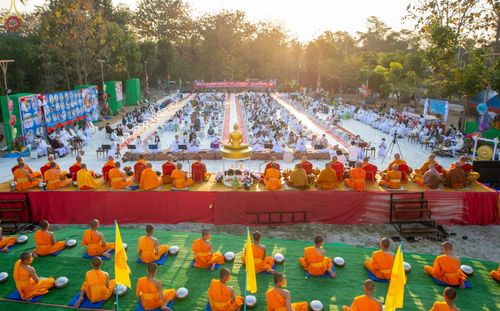 พิธีเจริญพระพุทธมนต์ และ ตักบาตรพระ 1,111 รูป  บำเพ็ญกุศลเพื่อถวายพระพรชัยมงคลแด่  สมเด็จพระเจ้าลูกเธอ เจ้าฟ้าพัชรกิติยาภา นเรนทิราเทพยวดี กรมหลวงราชสาริณีสิริพัชร มหาวัชรราชธิดา วันเสาร์ที่ 11 กุมภาพันธ์ พ.ศ. 2566 ณ วัดห้วยตองสัก อ.จอมทอง จ.เชียงใหม่