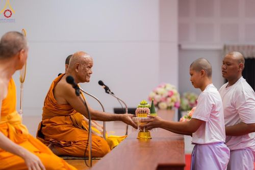 ภาพ No.135247:พิธีขอขมารับผ้าไตร, พิธีบรรพชา ในโครงการบรรพชาสามเณร ฟื้นฟูพระพุทธศาสนาทั่วไทย ณ ศูนย์อบรมเยาวชนกาญจนบุรี วันที่ 6 เมษายน พ.ศ. 2567