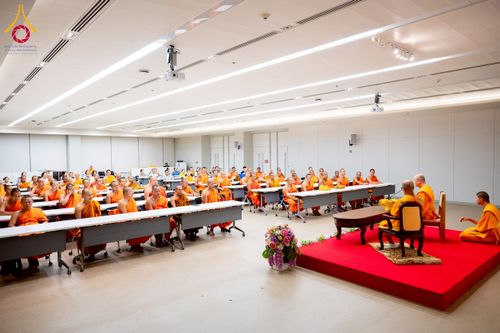 ภาพ No.222411:วันที่ 21 เมษายน พ.ศ. 2568 หลวงพ่อทัตตชีโวต้อนรับคณะสงฆ์ สปป.ลาว ณ อาคาร 100 ปี คุณยายมหารัตนอุบาสิกาจันทร์ ขนนกยูง วัดพระธรรมกาย