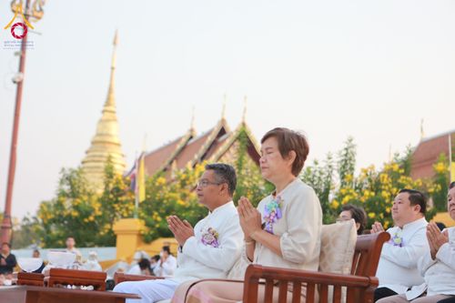 ภาพ No.208623:ตักบาตรพระ 1,743 รูป ครบรอบ 743 ปี นครน่าน ถวายเป็นพุทธบูชา น้อมบุญกุศลอุทิศให้บรรพบุรุษ วันอาทิตย์ ที่ 16 กุมภาพันธ์ พ.ศ. 2568 ณ ถนนคนเดินข่วงเมืองน่าน ต.ในเวียง อ.เมือง จ.น่าน