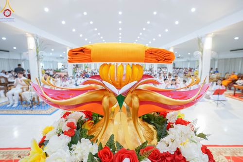 ภาพ No.98009:พิธีทอดกฐินเพื่อสร้างครัวมหาทาน ณ ศูนย์ปฎิบัติธรรมเพชรบูรณ์ ต.นาป่า อ. เมือง จ.เพชรบูรณ์ วันที่ 19 พฤศจิกายน พ.ศ. 2566