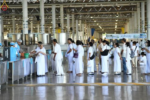 ภาพ No.151132:พิธีบูชาข้าวพระ ในวันอาทิตย์ต้นเดือน วันที่ 1 กันยายน พ.ศ. 2567 ณ สภาธรรมกายสากล วัดพระธรรมกาย