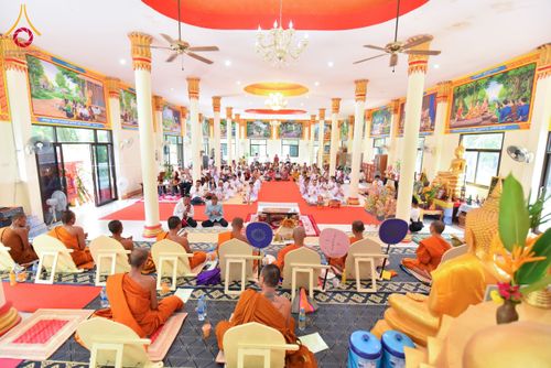 ภาพ No.174589:พิธีทอดกฐิน ณ วัดเวฬุวนาราม กาฬสินธุ์ ในโครงการกฐินสามัคคีทั่วไทย 30,000 วัด บูชาธรรม 80 ปี หลวงพ่อธัมมชโย โดยคณะศิษยานุศิษย์วัดพระธรรมกาย วันที่ 30 ตุลาคม พ.ศ. 2567