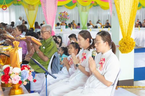 ภาพ No.96769:พิธีทอดกฐินสามัคคีทั่วไทย 5,000 วัด ณ วัดบ้านพร้าวนอก จ.ปทุมธานี วันที่ 19 พฤศจิกายน พ.ศ.2566