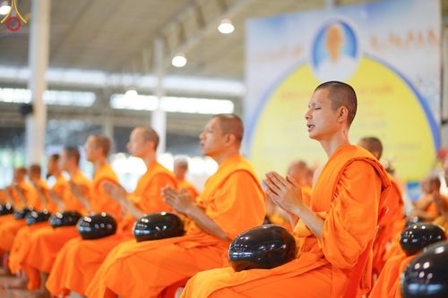 ภาพ No.149873:พิธีตักบาตร , พิธีปฎิบัติธรรม , พิธีถวายภัตตาหารเมนูสวรรค์ ในพรรษาแห่งการเข้าถึงธรรม วันธรรมชัย วันอังคารที่ 27 สิงหาคม พ.ศ.2567 ณ สภาธรรมกายสากล วัดพระธรรมกาย