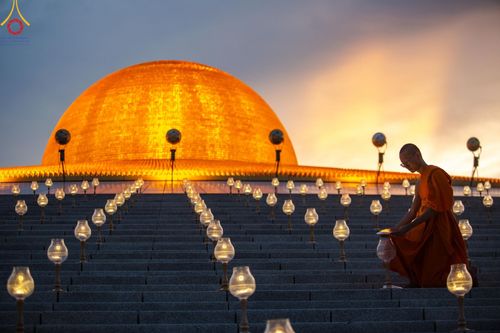 ภาพ No.150275:พิธีจุดประทีป และพิธีฉลองชัยสวดมนต์ บทธัมมจักกัปปวัตตนสูตร ครบ 6,668,272,727 จบ เนื่องในวันธรรมชัย 27 สิงหาคม พ.ศ. 2567 ณ มหารัตนวิหารคด วัดพระธรรมกาย