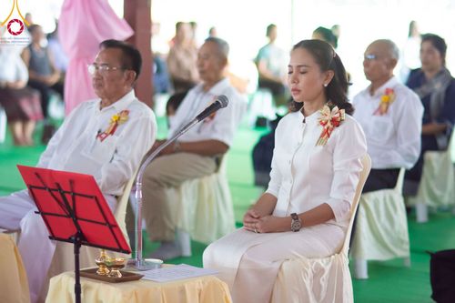 ภาพ No.97237:พิธีทอดผ้าป่า เพื่อสร้าง "ลานอเนกประสงค์พญานาค 4 ตระกูล" และพิธีจุดประทีปโคมลอย ลอยกระทง ถวายประทีปเป็นพุทธบูชา ณ พุทธอุทยานนานาชาติ จ.หนองคาย วันที่ 27 พฤศจิกายน พ.ศ. 2566