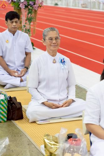 ภาพ No.240619:วันพุธที่ 27 สิงหาคม พ.ศ. 2568 พิธีปฏิบัติธรรมภาคสาย ในวันธรรมชัย ณ วัดพระธรรมกาย จ.ปทุมธานี