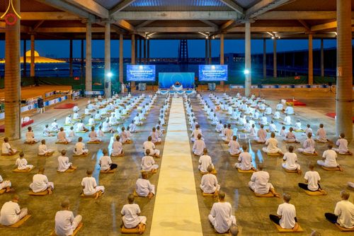 ภาพ No.214458:วันที่ 2 เมษายน พ.ศ.2568 นาคธรรมทายาท โครงการบรรพชาสามเณร ฟื้นฟูพระพุทธศาสนาทั่วไทย ปฎิบัติธรรม ณ วิหารคด 22 วัดพระธรรมกาย