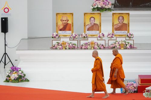 ภาพ No.152466:พิธียกฉัตรขาว 5 ชั้น กางกั้นถวายองค์พระประธาน อาคารปฏิบัติธรรมวัดสายสุวพรรณ ต.คลองสี่ อ.คลองหลวง จ.ปทุมธานี วันเสาร์ที่ 7 กันยายน พ.ศ. 2567