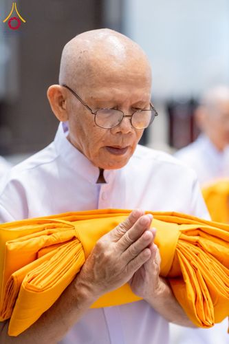 ภาพ No.244755:วันเสาร์ที่ 6 กันยายน พ.ศ. 2568 พิธีถวายบาตร บรรพชา อุปสมบทของนาคธรรมทายาท โครงการอุปสมบทหมู่บูชาธรรมครบรอบ 108 ปี  วันครูผู้ค้นพบวิชชาธรรมกาย ณ โบสถ์พระไตรปิฎก วัดพระธรรมกาย