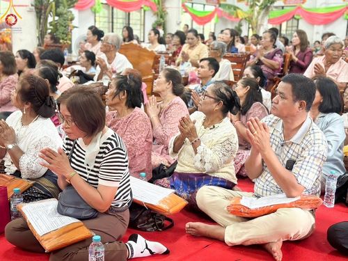 ภาพ No.163770:โครงการกฐินสามัคคีทั่วไทย 30,000 วัด บูชาธรรม 80 ปี หลวงพ่อธัมมชโย โดย คณะศิษยานุศิษย์วัดพระธรรมกาย ณ วัดเจริญพรต อ.พระทองคำ จ.นครราชสีมา วันที่ 20 ตุลาคม พ.ศ. 2567