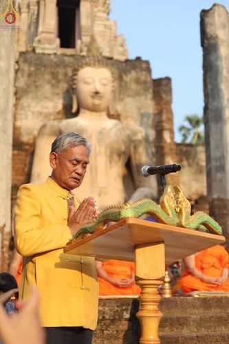 ภาพ No.58661:พิธีตักบาตรพระ ๑,๐๐๐ รูป สมโภชครบรอบ ๘๐๐ ปี พระบรมธาตุเมืองเชลียง ณ วัดพระศรีรัตนมหาธาตุ ราชวรวิหาร  (วัดพระปรางค์) ต.ศรีสัชนาลัย  อ.ศรีสัชนาลัย จ.สุโขทัย วันพฤหัสบดีที่ ๒๕ เมษายน พ.ศ. ๒๕๖๗