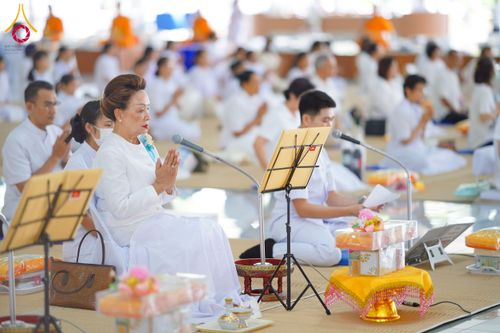 ภาพ No.243812:วันที่ 6 กันยายน พ.ศ. 2568 พิธีถวายภัตตาหารเมนูสวรรค์ เพื่อการบรรลุธรรม ณ หอฉันคุณยายอาจารย์ฯ วัดพระธรรมกาย