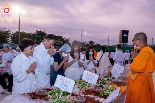 ภาพ No.118690:พิธีถวายภัตตาหารเป็นสังฆทาน แด่คณะพระธรรมยาตรา วันที่ 25 มกราคม พ.ศ. 2567 ณ อนุสรณ์สถานบางนางแท่น จ.นครปฐม