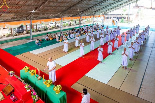 ภาพ No.101306:พิธีบรรพชาธรรมทายาท ในโครงการอุปสมบทบูชาธรรม มหาปูชนียาจารย์ พ.ศ. 2566 ณ วัดท่าสุวรรณ จ.ราชบุรี วันที่ 6 ธันวาคม พ.ศ. 2566