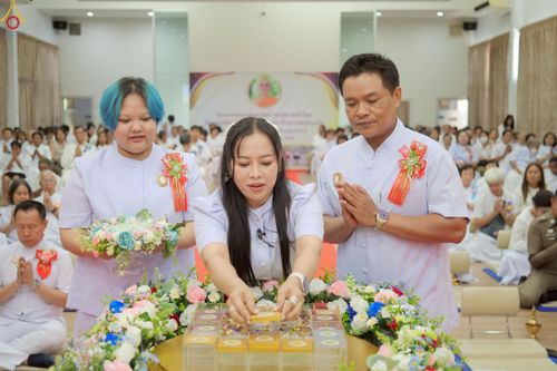 ภาพ No.270438:วันอาทิตย์ที่ 19 ตุลาคม พ.ศ. 2568 พิธีทอดกฐินสามัคคี , พิธีสมโภชพระประธาน อัญเชิญพระบรมสารีริกธาตุบรรจุ ในเกศและประดิษฐานจักรแก้ว ในแผ่นฌานองค์พระประธาน ณ ศูนย์ปฏิบัติธรรมเขาคิชฌกูฏ จ.จันทบุรี