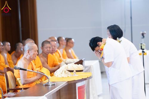 ภาพ No.174316:พิธีทอดกฐินกตัญญูบูชาธรรม ณ ศูนย์ปฏิบัติธรรมพระมงคลเทพมุนี อ.สองพี่น้อง จ.สุพรรณบุรี ในโครงการกฐินสามัคคีทั่วไทย 30,000 วัด บูชาธรรม 80 ปี หลวงพ่อธัมมชโย โดยคณะศิษยานุศิษย์วัดพระธรรมกาย วันที่ 10 พฤศจิกายน พ.ศ. 2567