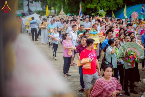 ภาพ No.177186:พิธีทอดกฐิน ณ วัดตรีมิตรประดิษฐาราม ต.รางหวาย อ.พนมทวน จ.กาญจนบุรี ในโครงการทอดกฐินสามัคคีทั่วไทย 30,000 วัด บูชาธรรม 80 ปี หลวงพ่อธัมมชโย โดยคณะศิษยานุศิษย์วัดพระธรรมกาย วันที่ 15 พฤศจิกายน พ.ศ. 2567