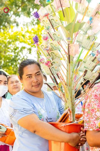 ภาพ No.171676:พิธีทอดกฐิน ณ วัดมหาโพธิ์ จ.ลพบุรี ในโครงการกฐินสามัคคีทั่วไทย 30,000 วัด บูชาธรรม 80 ปี หลวงพ่อธัมมชโย โดยคณะศิษยานุศิษย์วัดพระธรรมกาย วันที่ 27 ตุลาคม พ.ศ. 2567