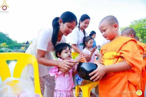 ภาพ No.93750:กิจกรรมสามเณร ศูนย์ปฏิบัติธรรมสวนผึ้ง จ.ราชบุรี ในโครงการบรรพชาสามเณรฟื้นฟูพระพุทธศาสนาทั่วไทย