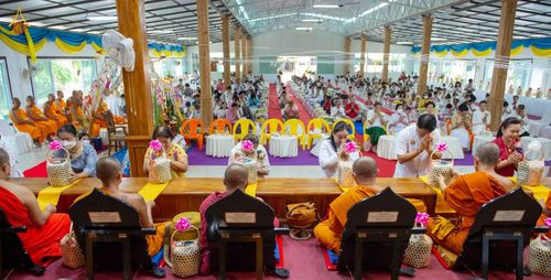 ภาพ No.80893:พิธีตักบาตรพระ ๒๑๖ รูป และ พิธีถวายมหาสังฆทาน ๕๒ วัด ฉลองครบรอบ ๑๖ ปี ธุดงคสถานพรรัตนแพร่ วันอังคารที่ ๙ พฤษภาคม พ.ศ.๒๕๖๖ ณ ธุดงคสถานพรรัตนะ อำเภอวังชิ้น จังหวัดแพร่