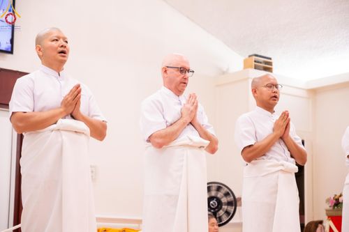 ภาพ No.144977:พิธีบรรพชา และอุปสมบท ธรรมทายาท โดยมี พระเดชพระคุณพระธรรมรัตนาภรณ์ เป็นพระอุปัชฌาย์ ยังความปลื้มปิติใจให้แก่ผู้ปกครอง และคณะญาติมิตร ณ วัดพระธรรมกายนิวเจอร์ซี  ประเทศสหรัฐอเมริกา