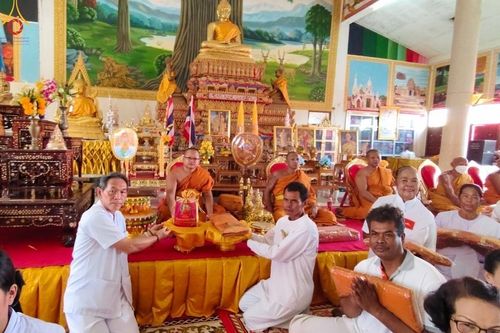 ภาพ No.169861:พิธีทอดกฐิน ณ วัดบ้านพระครูน้อย จ.บุรีรัมย์ ในโครงการกฐินสามัคคีทั่วไทย 30,000 วัด บูชาธรรม 80 ปี หลวงพ่อธัมมชโย โดยคณะศิษยานุศิษย์วัดพระธรรมกาย วันที่ 26 ตุลาคม พ.ศ. 2567