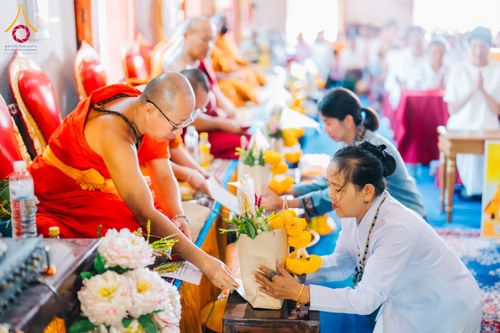 ภาพ No.168570:พิธีทอดกฐิน ณ วัดหนองหล่ม จ.เชียงใหม่ ในโครงการกฐินสามัคคีทั่วไทย 30,000 วัด บูชาธรรม 80 ปี หลวงพ่อธัมมชโย โดยคณะศิษยานุศิษย์วัดพระธรรมกาย วันที่ 23 ตุลาคม พ.ศ. 2567