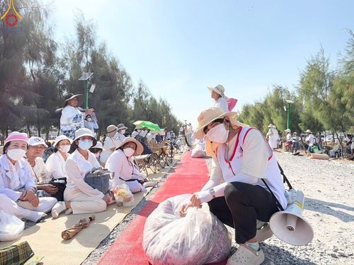 ภาพ No.206514:V.54 สารพัดV สารพัดดี ที่บางปลา ในโครงการธรรมยาตรา กตัญญูบูชา มหาปูชนียาจารย์ พระมงคลเทพมุนี(สด จนฺทสโร) พระผู้ปราบมาร อนุสรณ์สถาน 7 แห่ง ปีที่ 13 ระหว่างวันที่ 2-31 มกราคม พ.ศ. 2568