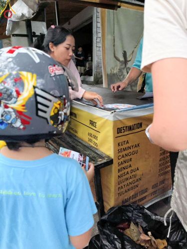 ภาพ No.152706:การเตรียมงานของเจ้าหน้าที่แผนกต่างๆ เพื่องานจุดโคมประทีปที่ ARMA MUSEUM บาหลี ประเทศอินโดนีเซีย งานจัดวันเสาร์ที่ 21 กันยายน พ.ศ. 2567