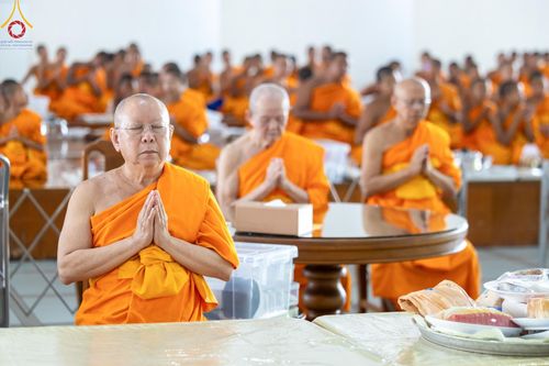 ภาพ No.174613:พิธีถวายภัตตาหารเมนูสวรรค์ เพื่อการบรรลุธรรม ณ หอฉันคุณยายอาจารย์ฯ วัดพระธรรมกาย วันที่ 23 พฤศจิกายน พ.ศ. 2567