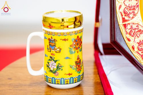 ภาพ No.222568:วันที่ 21 เมษายน พ.ศ. 2568 หลวงพ่อทัตตชีโวต้อนรับคณะสงฆ์บังกลาเทศ ณ อาคาร 100 ปี คุณยายมหารัตนอุบาสิกาจันทร์ ขนนกยูง วัดพระธรรมกาย