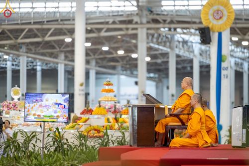 ภาพ No.159128:พิธีบูชาข้าวพระ ในวันอาทิตย์ต้นเดือน วันที่ 6 ตุลาคม พ.ศ. 2567 ณ สภาธรรมกายสากล วัดพระธรรมกาย