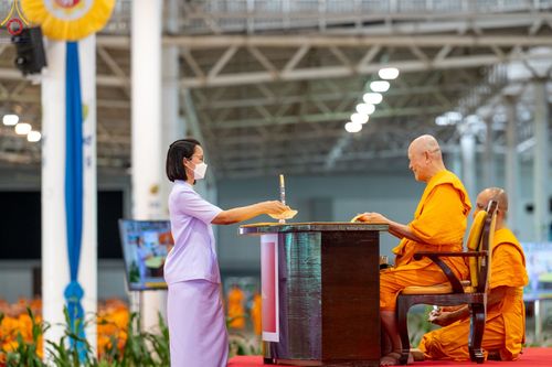 ภาพ No.83791:พิธีมอบโล่เกียรติยศ โครงการผู้นำแสงสว่างออนไลน์ ประจำปี 2565 ในวันอาทิตย์ที่ 2 กรกฎาคม พ.ศ. 2566 ณ วัดพระธรรมกาย