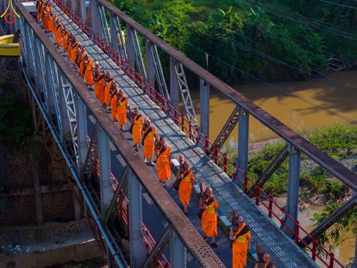 ภาพ No.105151:สามเณรธรรมทายาทชาวอินโดนีเซียกว่า 1,000 รูป เดินธรรมยาตรา บูชาพระสัมมาสัมพุทธเจ้า ณ มหาเจดีย์บุโรพุทโธ ประเทศอินโดนีเซีย ในวันที่ 27 ธันวาคม พ.ศ. 2566