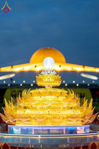 ภาพ No.266268:วันพุธที่ 5 พฤศจิกายน พ.ศ. 2568 (วันพระ ขึ้น 15 ค่ำ เดือน 12) พิธีลอยกระทงธรรม  ณ สระมหาเศรษฐีทะเลบุญ มหาวิหารพระมงคลเทพมุนี วัดพระธรรมกาย จ.ปทุมธานี