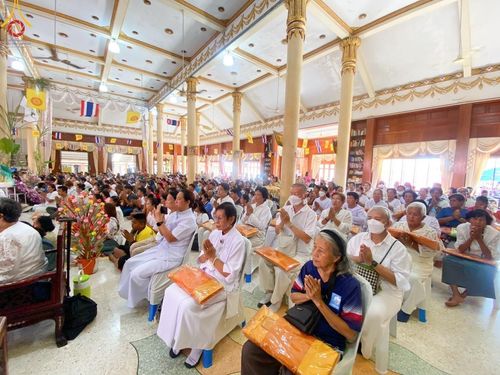 ภาพ No.170894:พิธีทอดกฐิน ณ วัดสระสี่เหลี่ยม ต.ดอนรวก อ.ดอนตูม จ.นครปฐม ในโครงการกฐินสามัคคีทั่วไทย 30,000 วัด บูชาธรรม 80 ปี หลวงพ่อธัมมชโย โดยคณะศิษยานุศิษย์วัดพระธรรมกาย วันที่ 27 ตุลาคม พ.ศ. 2567