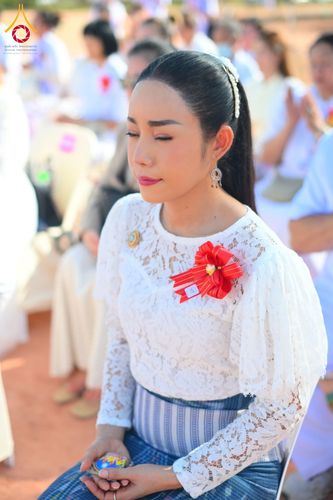 ภาพ No.162059:พิธีโปรยรัตนชาติ ลานอเนกประสงค์พญานาค 4 ตระกูล วันพฤหัสบดีที่ 17 ตุลาคม พ.ศ. 2567 ณ พุทธอุทยานนานาชาติ จังหวัดหนองคาย