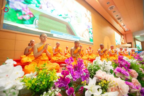 ภาพ No.209508:วันอาทิตย์ที่ 2 มีนาคม พ.ศ. 2568 พิธีบูชาข้าวพระ ณ สภาธรรมกายสากล วัดพระธรรมกาย