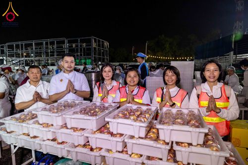 ภาพ No.296603:วันที่ 18 มกราคม พ.ศ. 2569 พิธีถวายภัตตาหารเป็นสังฆทาน แด่พระธรรมยาตรา ณ วัดโบสถ์บน ต.บางคูเวียง จ.นนทบุรี อนุสรณ์สถานลำดับที่ 4 สถานที่เกิดด้วยกายธรรม ในโครงการธรรมยาตรา กตัญญูบูชา มหาปูชนียาจารย์ พระมงคลเทพมุนี(สด จนฺทสโร) พระผู้ปราบมาร อนุสรณ์สถาน 7 แ