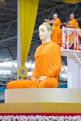 ภาพ No.341949:วันพุธที่ 29 กรกฎาคม พ.ศ. 2569 พิธีประดิษฐานพระบรมสารีริกธาตุภายในเกศดอกบัวตูมองค์พระธรรมกายเพื่ออัญเชิญไปประดิษฐาน  วัดพุทธสันติวัน ธรรมชัย เมืองนาคปูร์ รัฐมหาราษฏระ ประเทศอินเดีย ณ  วัดพระธรรมกาย จ.ปทุมธานี