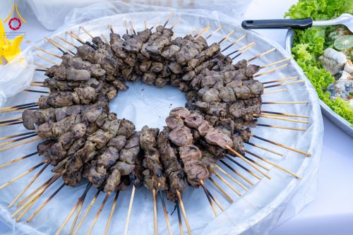 ภาพ No.288348:วันที่ 5 มกราคม พ.ศ. 2569 พิธีถวายภัตตาหารเป็นสังฆทาน แด่พระธรรมยาตรา ในโครงการธรรมยาตรา กตัญญูบูชา มหาปูชนียาจารย์ พระมงคลเทพมุนี(สด จนฺทสโร) พระผู้ปราบมาร อนุสรณ์สถาน 7 แห่ง ปีที่ 14 ณ อนุสรณ์สถานมหาวิหารพระมงคลเทพมุนี (โลตัสแลนด์) อ.สองพี่น้อง จ.สุพรร