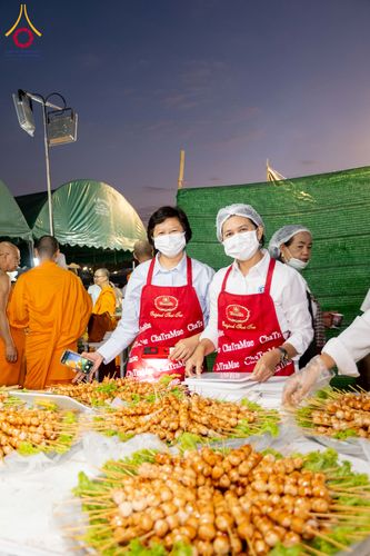 ภาพ No.301748:วันที่ 24 มกราคม พ.ศ. 2569 พิธีถวายภัตตาหารเป็นสังฆทาน แด่พระธรรมยาตรา ณ อนุสรณ์สถานบางปลา วัดบางปลา อำเภอบางเลน จังหวัดนครปฐม ในโครงการธรรมยาตรา กตัญญูบูชา มหาปูชนียาจารย์ พระมงคลเทพมุนี(สด จนฺทสโร) พระผู้ปราบมาร อนุสรณ์สถาน 7 แห่ง ปีที่ 14