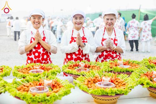 ภาพ No.298511:วันที่ 20 มกราคม พ.ศ. 2569 พิธีถวายภัตตาหารเป็นสังฆทาน แด่พระธรรมยาตรา ณ อนุสรณ์สถานบางปลา วัดบางปลา อำเภอบางเลน จังหวัดนครปฐม ในโครงการธรรมยาตรา กตัญญูบูชา มหาปูชนียาจารย์ พระมงคลเทพมุนี(สด จนฺทสโร) พระผู้ปราบมาร อนุสรณ์สถาน 7 แห่ง ปีที่ 14