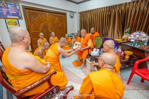 ภาพ No.342153:วันศุกร์ที่ 31 กรกฎาคม พ.ศ.2569 พระภิกษุวัดพระธรรมกาย ทำวัตรพระผู้ใหญ่เนื่องในวันเข้าพรรษา