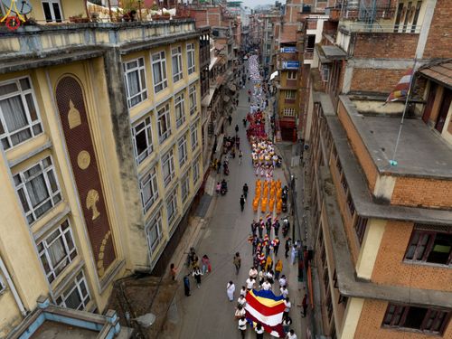 ภาพ No.77685:พิธีตัดปอยผมและปลงผมนาคธรรมทายาท ในโครงการบรรพชาสามเณรหมู่ ประเทศเนปาล วันที่ 11 มีนาคม พ.ศ.2566